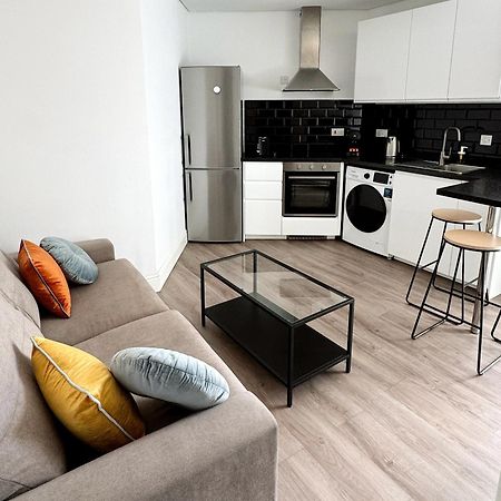 Modern City Centre Two Bedroom Windsor Apartment - Grand Central House Gibraltar Exteriör bild