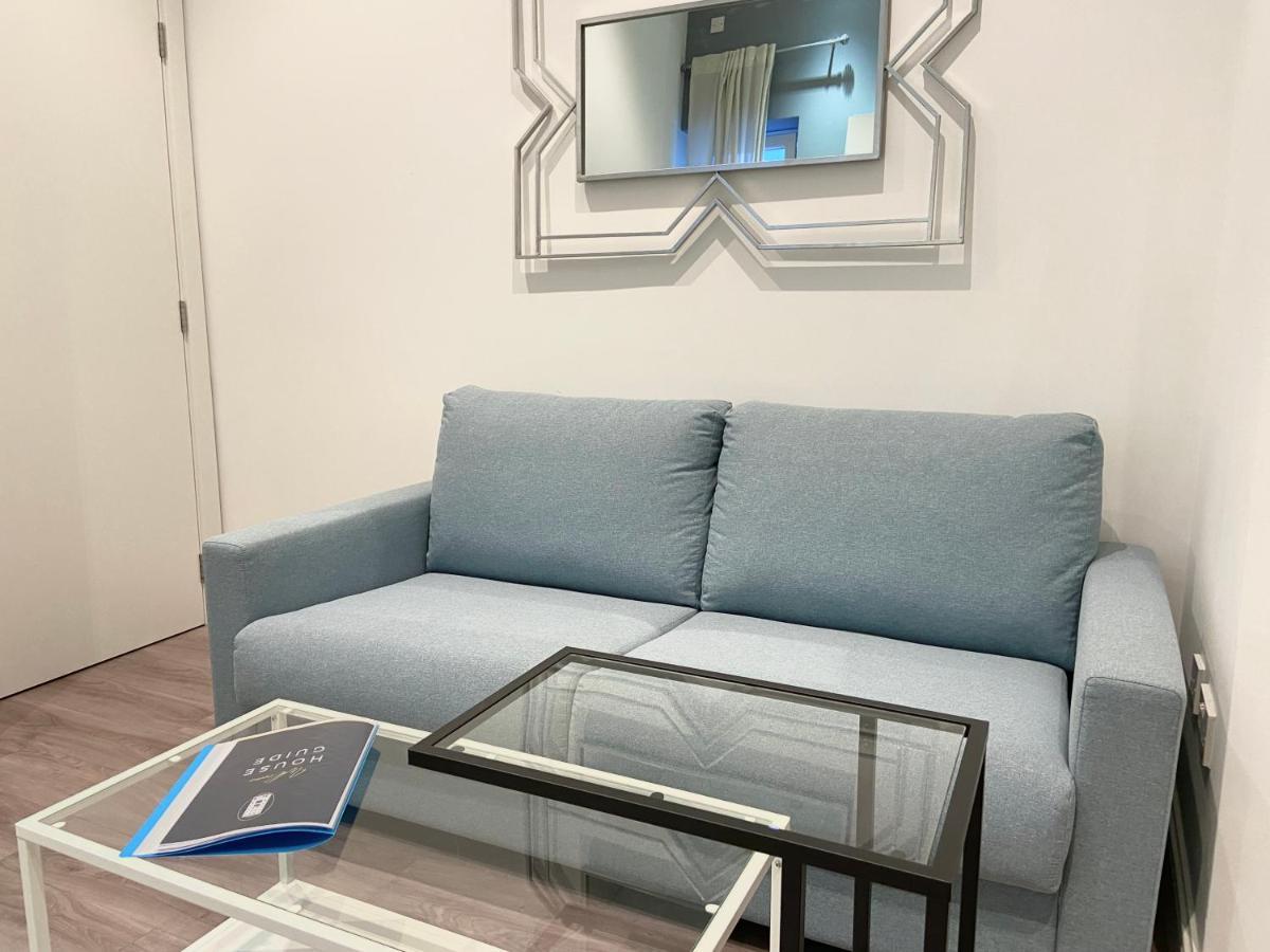 Modern City Centre Two Bedroom Windsor Apartment - Grand Central House Gibraltar Exteriör bild