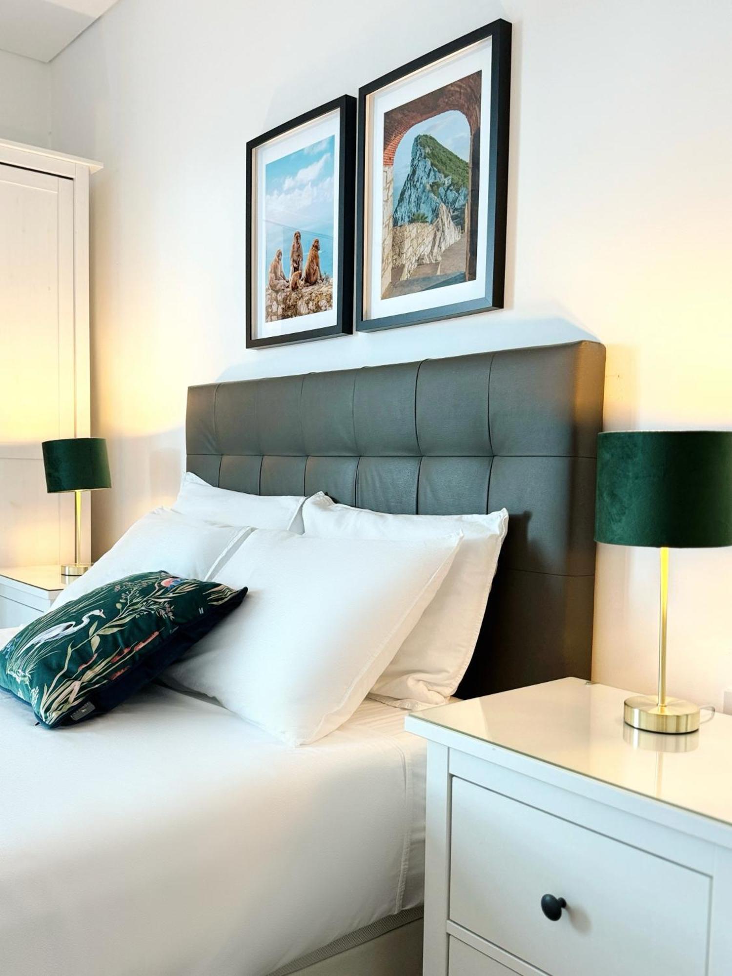 Modern City Centre Two Bedroom Windsor Apartment - Grand Central House Gibraltar Exteriör bild