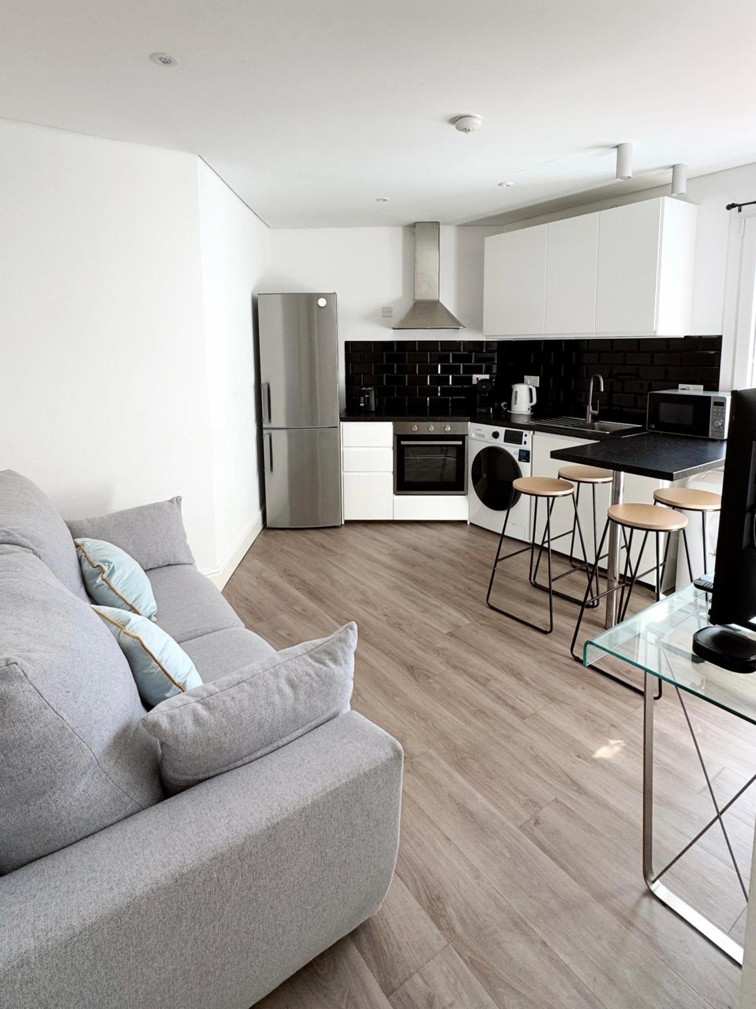 Modern City Centre Two Bedroom Windsor Apartment - Grand Central House Gibraltar Exteriör bild