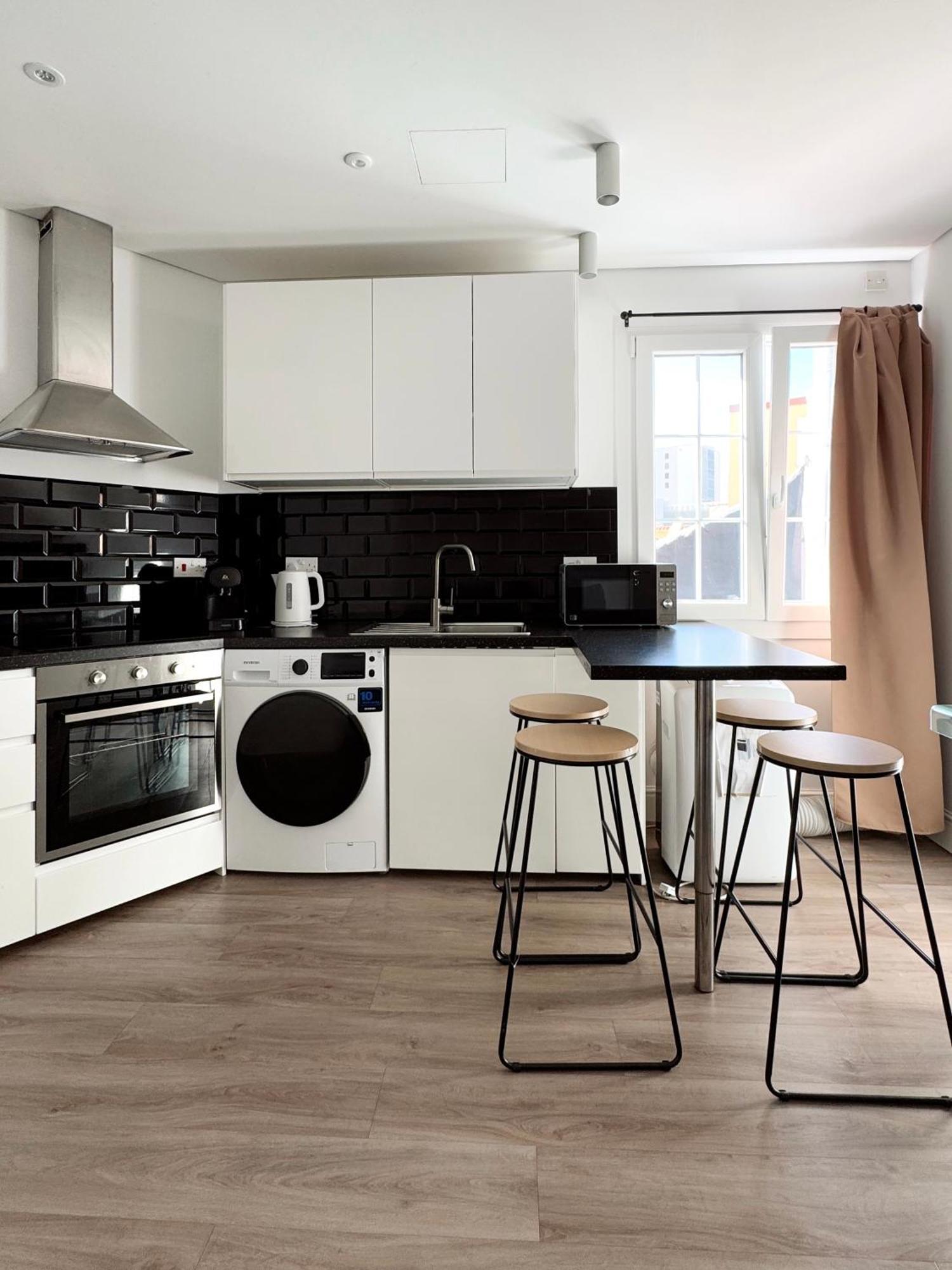 Modern City Centre Two Bedroom Windsor Apartment - Grand Central House Gibraltar Exteriör bild
