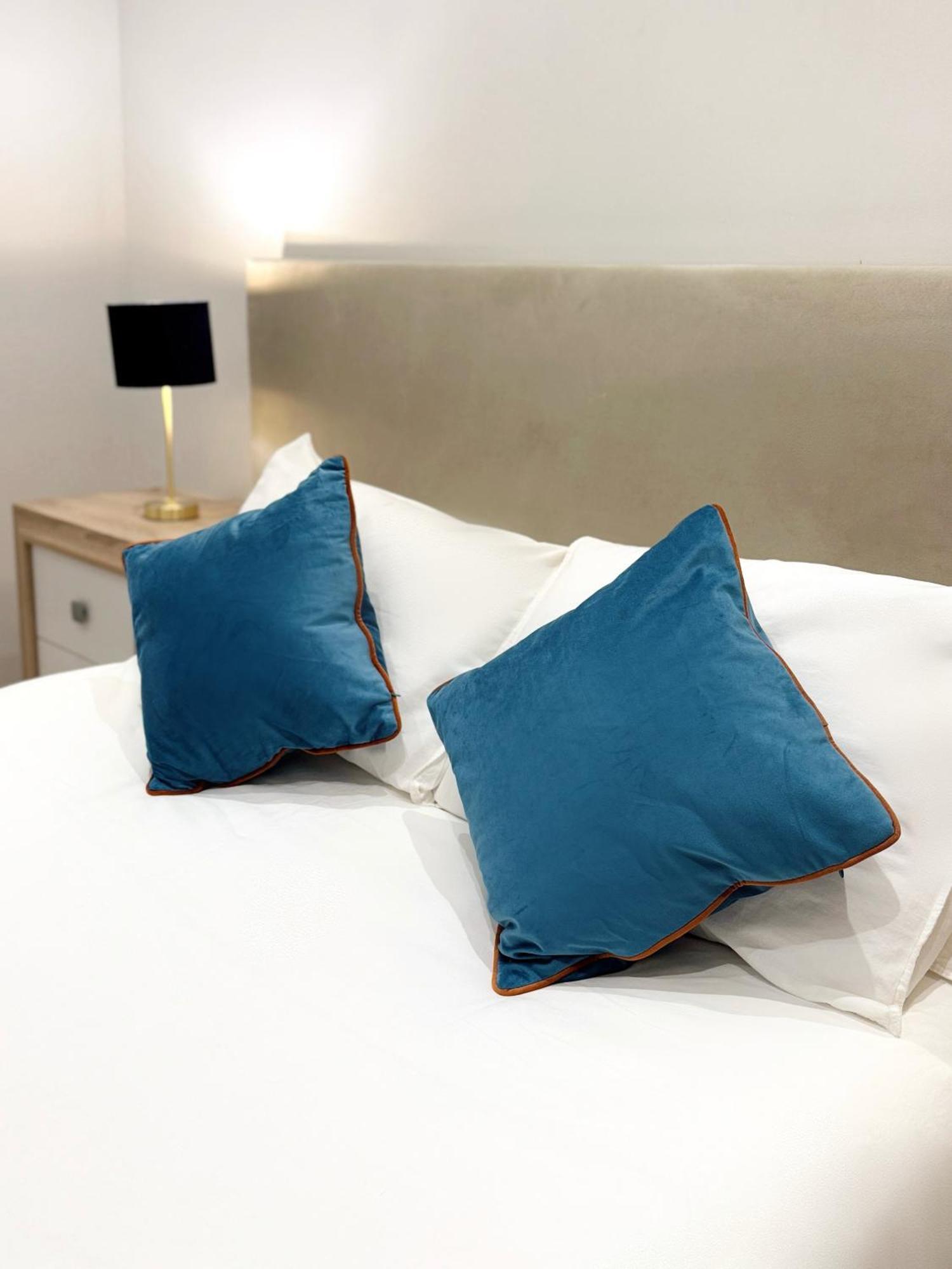 Modern City Centre Two Bedroom Windsor Apartment - Grand Central House Gibraltar Exteriör bild